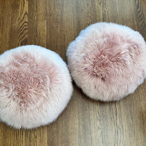 Article (Retired) Lanna Round Pink Sheepskin Pair of Pillows - EUC - So Soft! - Picture 11 of 11